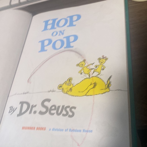 DR. SUESS HOP ON POP CHILDREN’S BOOK - Picture 3 of 6